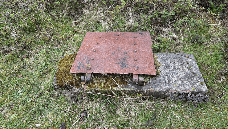Мужчина нашел подземный туннель, подземелье, фильм ужасов, необычная находка, соцсети, не трогали много лет, скрытая лестница