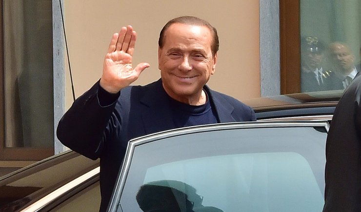 Сильвио Берлускони, экс-премьер-министр Италии, волонтер поневоле