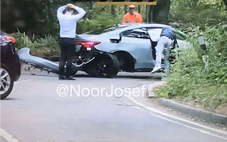 новий BMW M4 CSL, BMW M4 CSL, новий BMW M4, BMW M4, розбитий БМВ