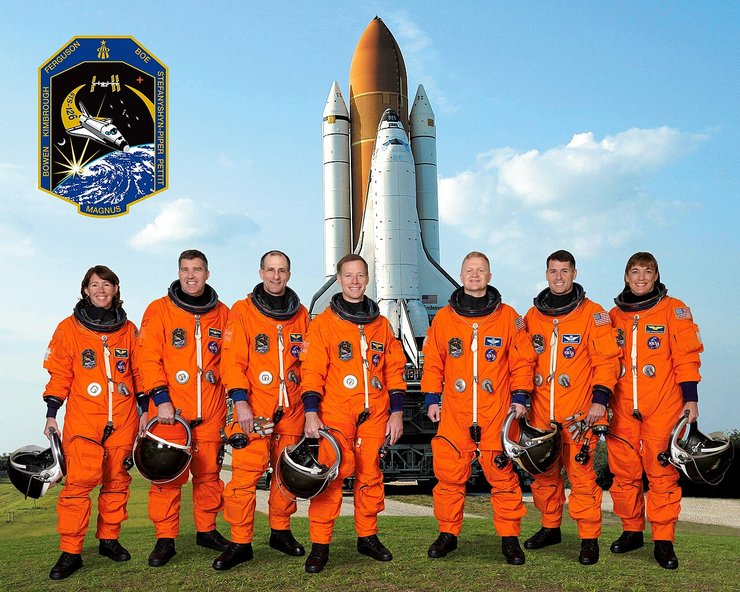 Стефанишин-Пайпер была участницей миссии STS-126