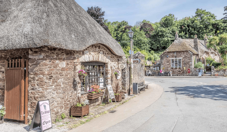 Деревня в Великобритании, Кокингтон, небольшая деревня, старинные дома, соломенная крыша, ремесленники, пропасть в прошлое