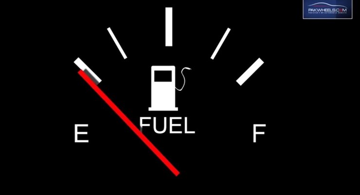 указатель уровня топлива в автомобиле