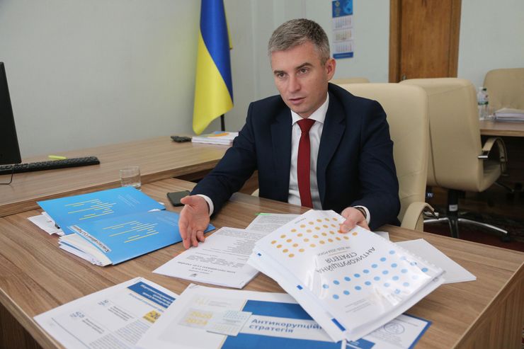 Председатель НАПК, Александр Новиков, фото