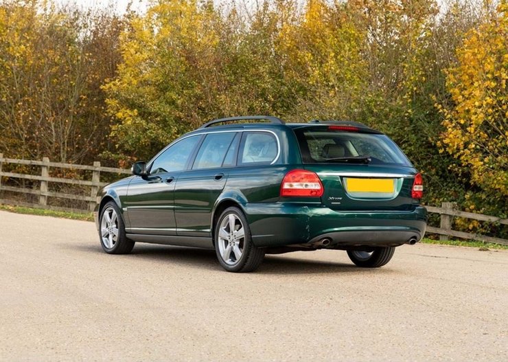 Jaguar X-Type, універсал Jaguar, авто королеви Єлизавети, авто Єлизавети ІІ, авто королеви Великобританії