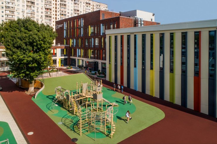 Кампус Pechersk School International у Києві — сучасний освітній простір для навчання та розвитку дітей