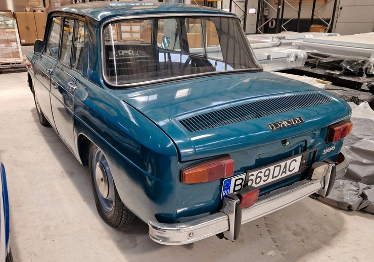 Dacia 1100, Renault 8, капсула времени