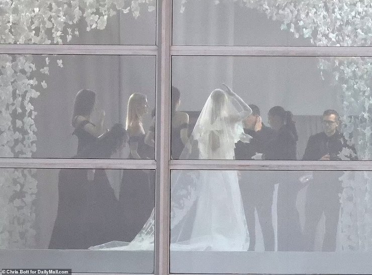 бруклін бекхем, нікола пельтц, весілля, весілля 2022, плаття валентино