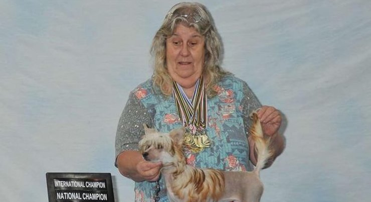 На дом женщины напал снежный человек, снежный человек, кормит яблоками йети, йети, яблоки, атаковал дом,