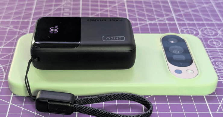 лучший компактный повербанк