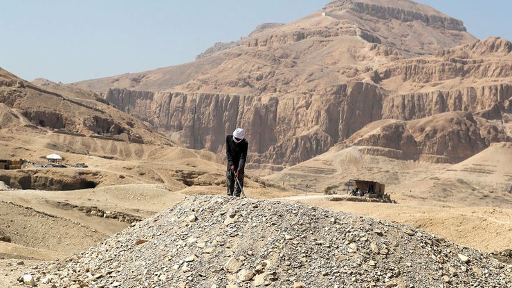 археологические раскопки, археолог, фото