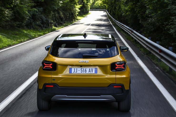 Jeep Avenger 2024, Jeep Avenger, новий Jeep Avenger, кросовер Jeep, електромобіль Jeep