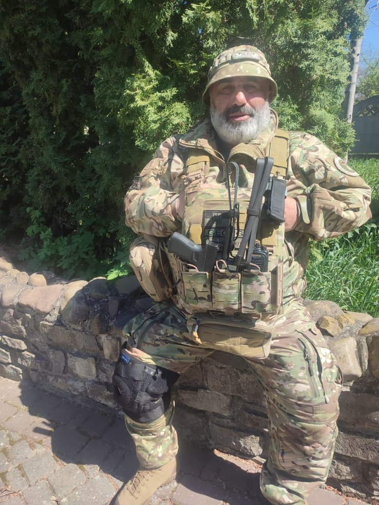 Грузин Вано Надирадзе