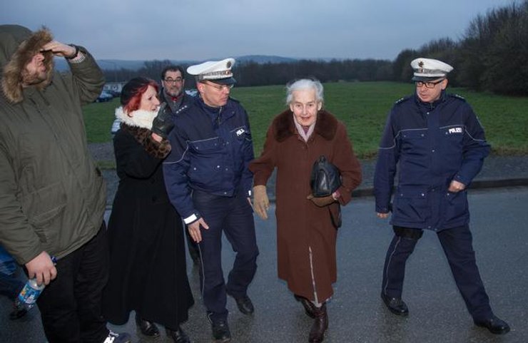 Урсула Хавербек, бабуся нацистка, нацизм, заперечення нацизму, Німеччина