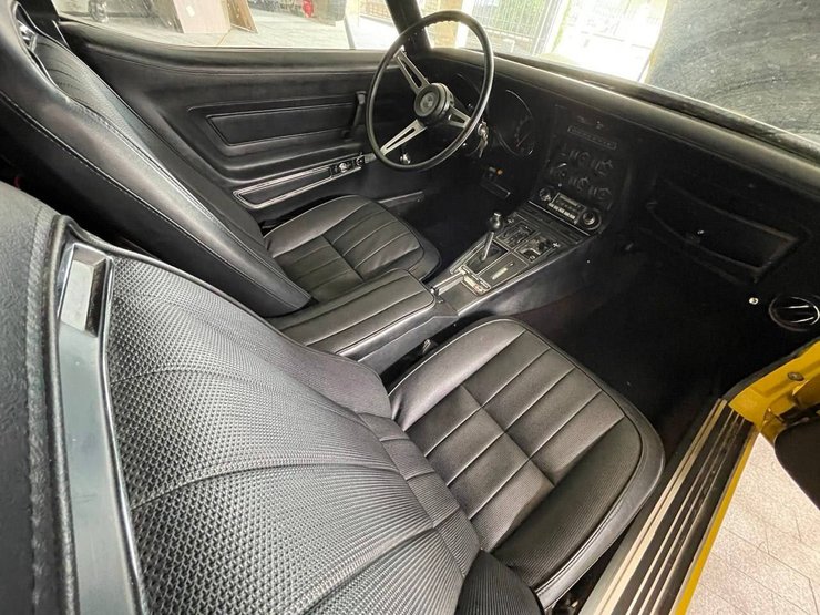 салон Chevrolet Corvette c3