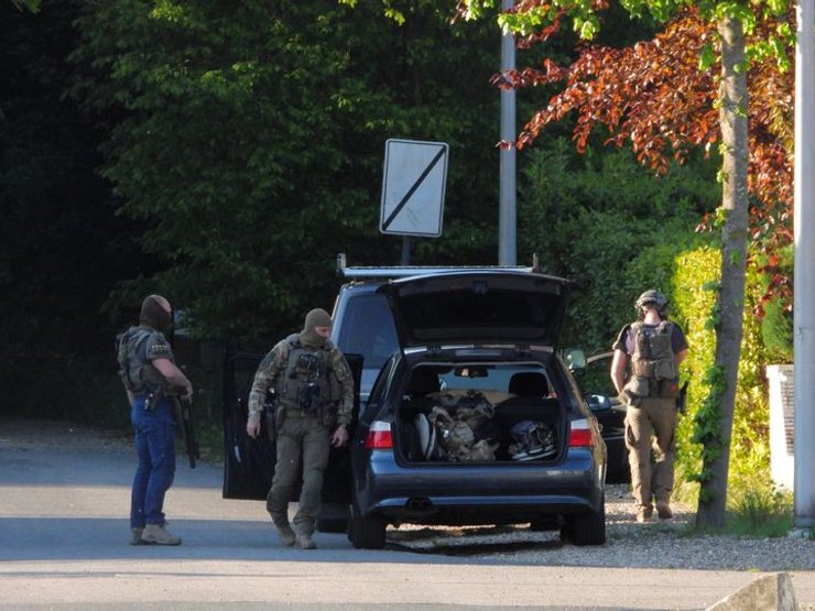 полиция, проверка авто, бельгия, фото