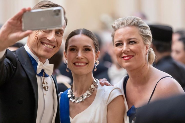 санна марин, премьер министр финляндии, санна марин модный выход, санна марин муж