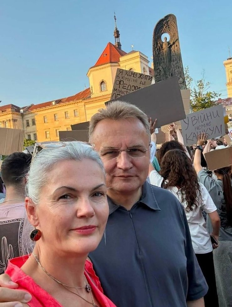 Садовый на акции протеста во Львове, 18 июля фото Садового на акции протеста во Львове, 18 июля