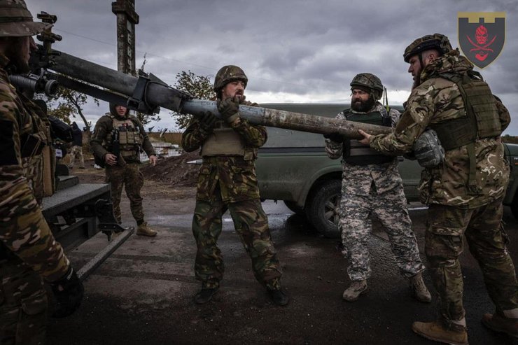 Mitsubishi L200, пикап Mitsubishi, РСЗО ГРад, БМ-21 град, самодельная РСЗО