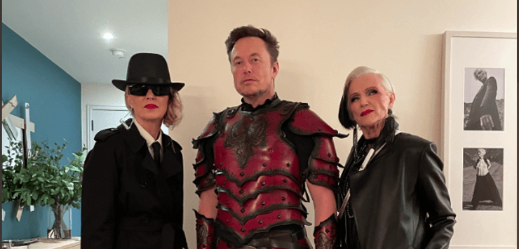 Илон Маск с семьей на Хэллоуин