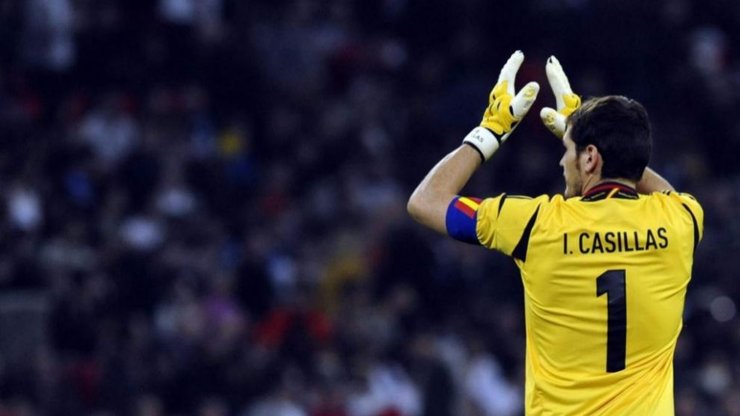 Икер Касильяс