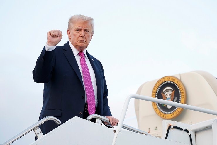 Дональд Трамп летит в Великобританию