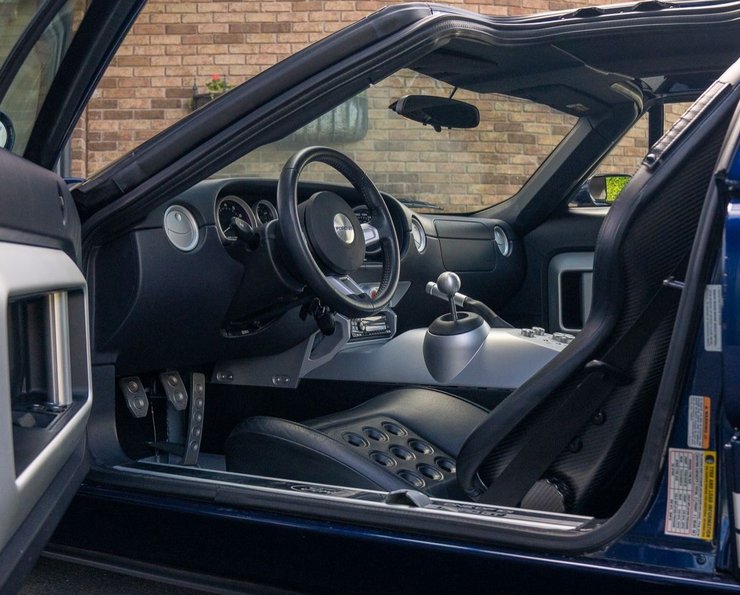 Салон Ford GT