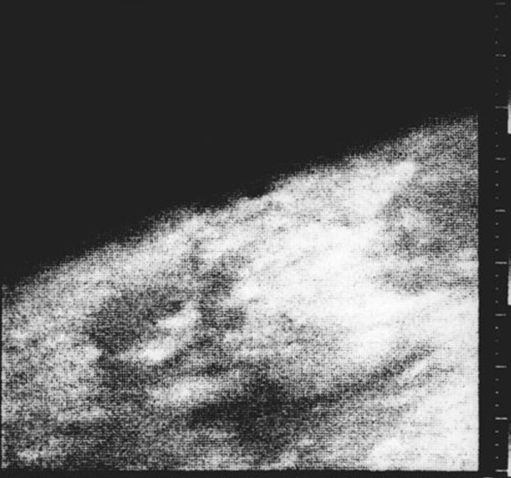 Марс перша фотографія Марса Маринер-4