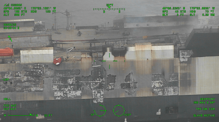 Борт Morning Midas охватил огонь