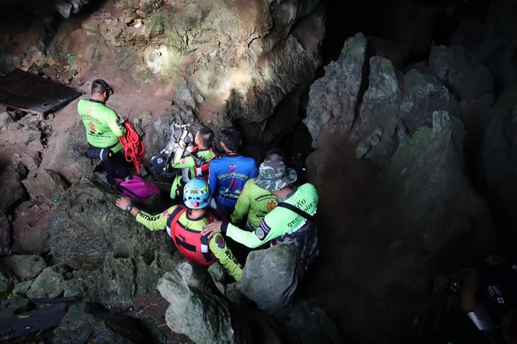 Таиланд, Затопление, Пещера, Дожди, Спасатели, Буддийский монах
