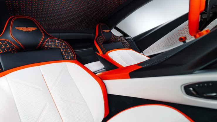Салон Aston Martin Valen
