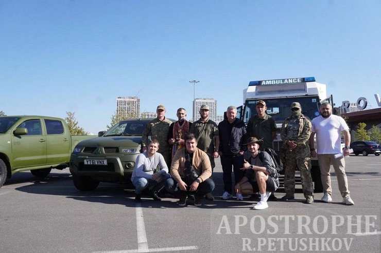 Військовослужбовці, благодійники та волонтери: представники 67 ОМБР ДУК ПС, 79 прикордонного загону ДПСУ, Фонду Владислави Молчанової та підприємець Сергій Коровченко