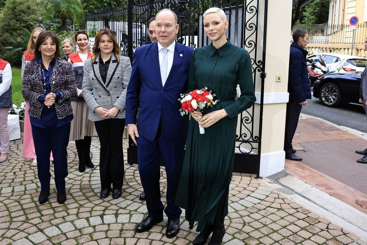 князь альбер, княгиня шарлен, княгиня монако, модный образ шарлен, модный выход шарлен