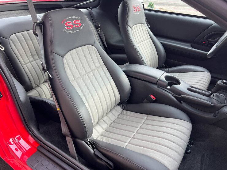 салон Шевроле Камаро 2002, Chevrolet Camaro 2002, Chevrolet Camaro Z28, Chevrolet Camaro, капсула времени