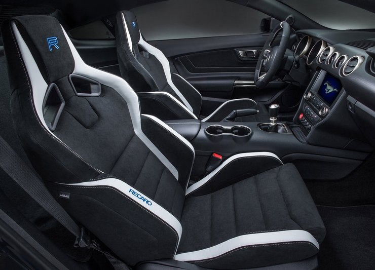 Кресла Recaro в Ford Mustang Shelby GT350