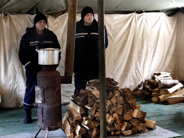 работа систем в мороз, морозы в Украине, минусовые температуры и вода в Украине, отключения электроэнергии, отопление в украине, подача тепла в дома, заморозка систем, разморозка систем, тепло в Украине, теплоснабжение в украине, местные власти отопление, как выехать из города на зиму,
