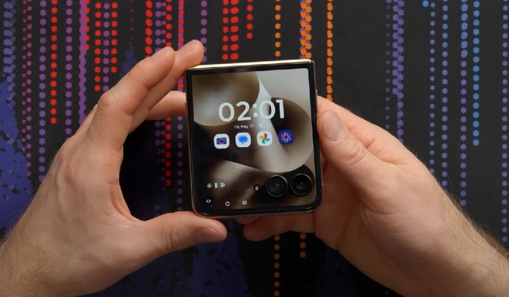 Смартфон motorola razr ultra (2025) краще Galaxy Z Flip 7