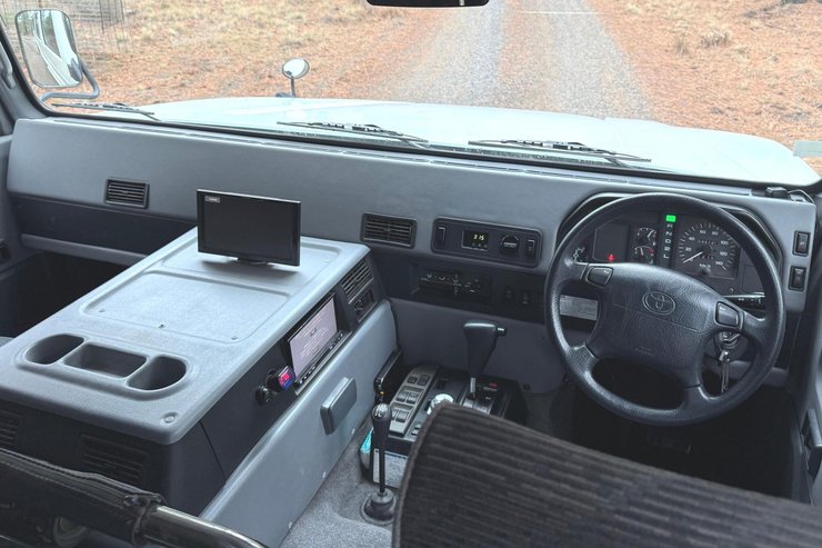 салон Toyota Mega Cruiser