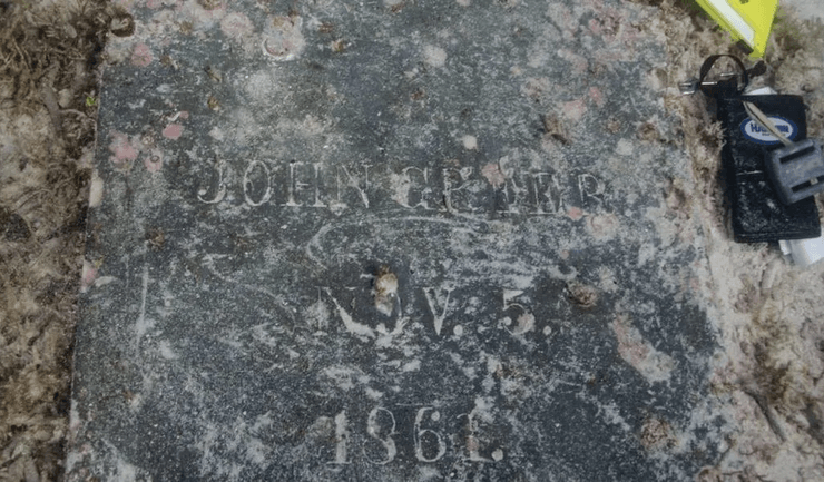 Археолог, под водой, раскопки, исследования, могила, надгробие,