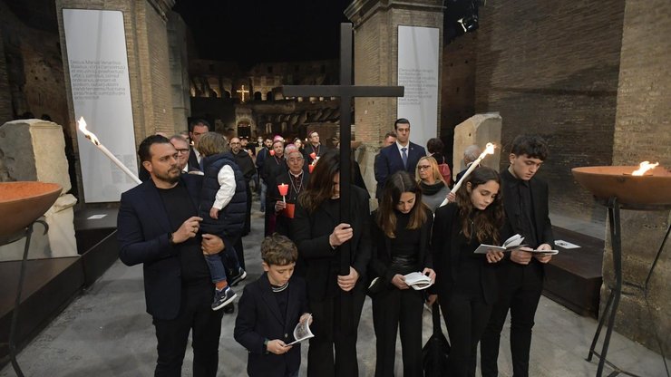 Папа Римский, Ватикан, Крестный путь, беженцы, Россия, Украина