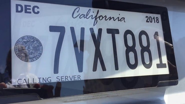 Бумажные номерные знаки появились из-за дефицита алюминиевых пластин.