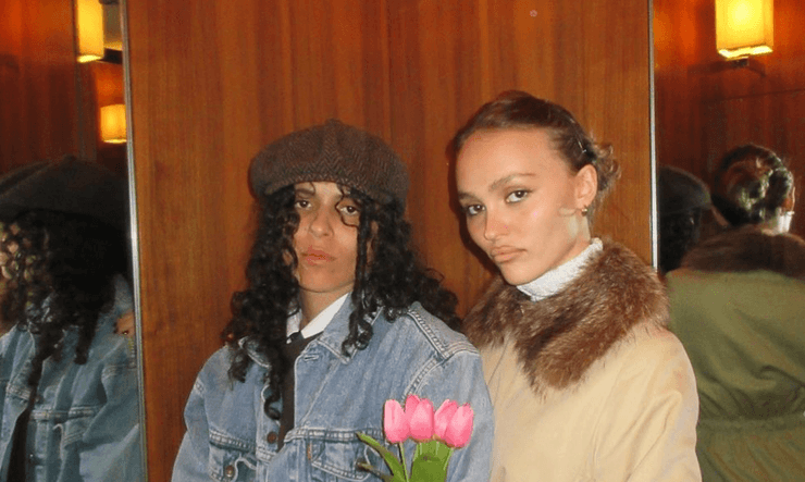 Лили-Роуз Депп с возлюбленной