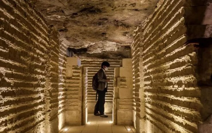 Город мертвых, достопримечательности, историческая ценность, находка, захоронение, руины, кладбище, дорога