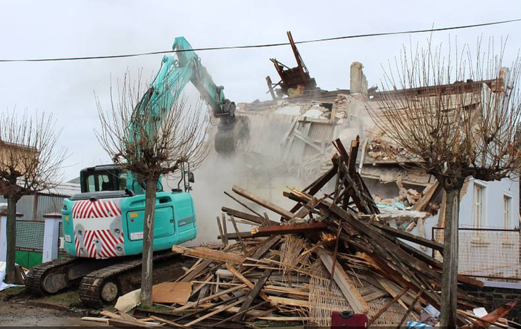 Будинок в Чехії обвалився, розширення підвалу, відео, курйози, будівельні роботи