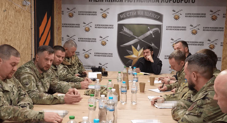 Зеленський на фронті з військовими з Вівальді