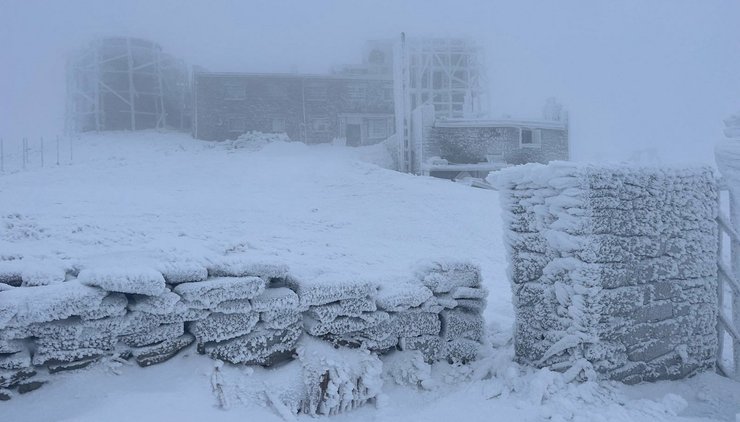 поп иван карпаты снег