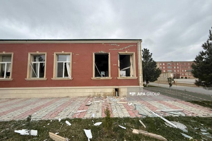Фото здания, поврежденного дроном Ирана в Нахичевани 5 марта