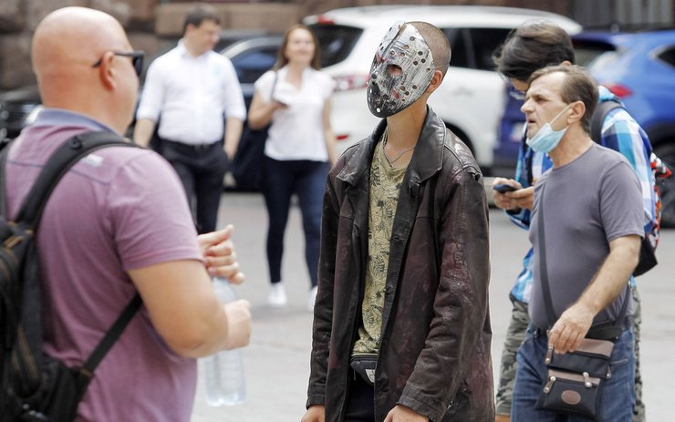 фото, люди в масках, карантин, коронавирус в Украине