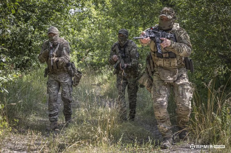 Бійці ГУР "Артан Х" готуються три місяці та отримують сучасне оснащення