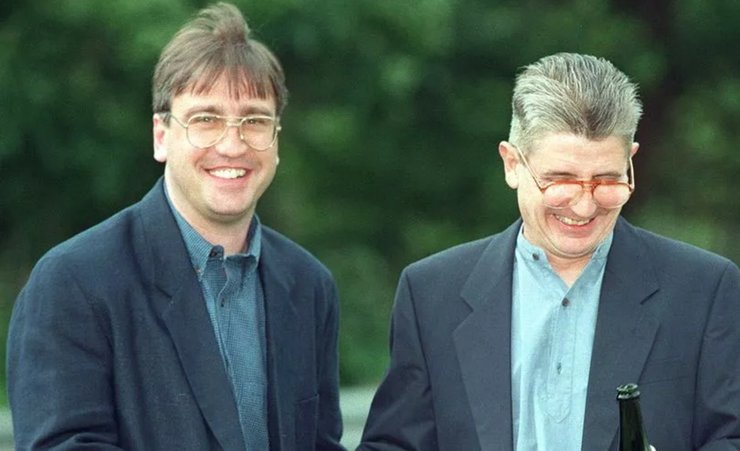 Переможець лотереї, гроші, приз, зірвали джекпот, невдалі інвестиції, продаж вікон, лотерейний квиток, щасливчик