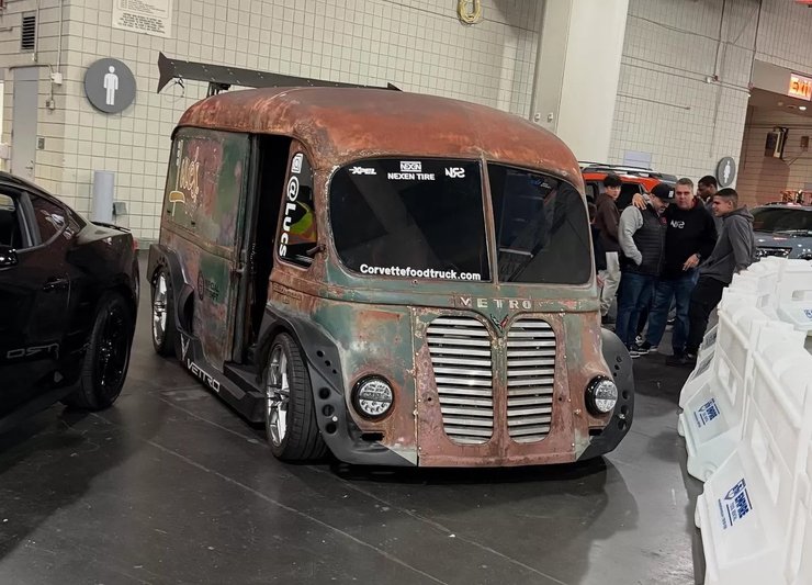 фургон International, закусочная на колесах, передвижная закусочная, Chevrolet Corvette